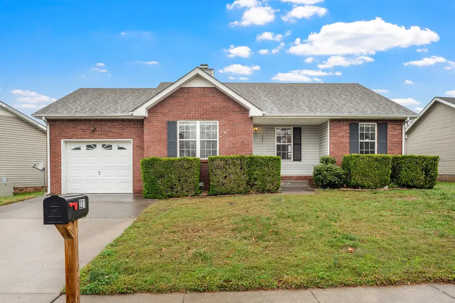 221 Grassmire Dr, Clarksville, TN 37042 - #2