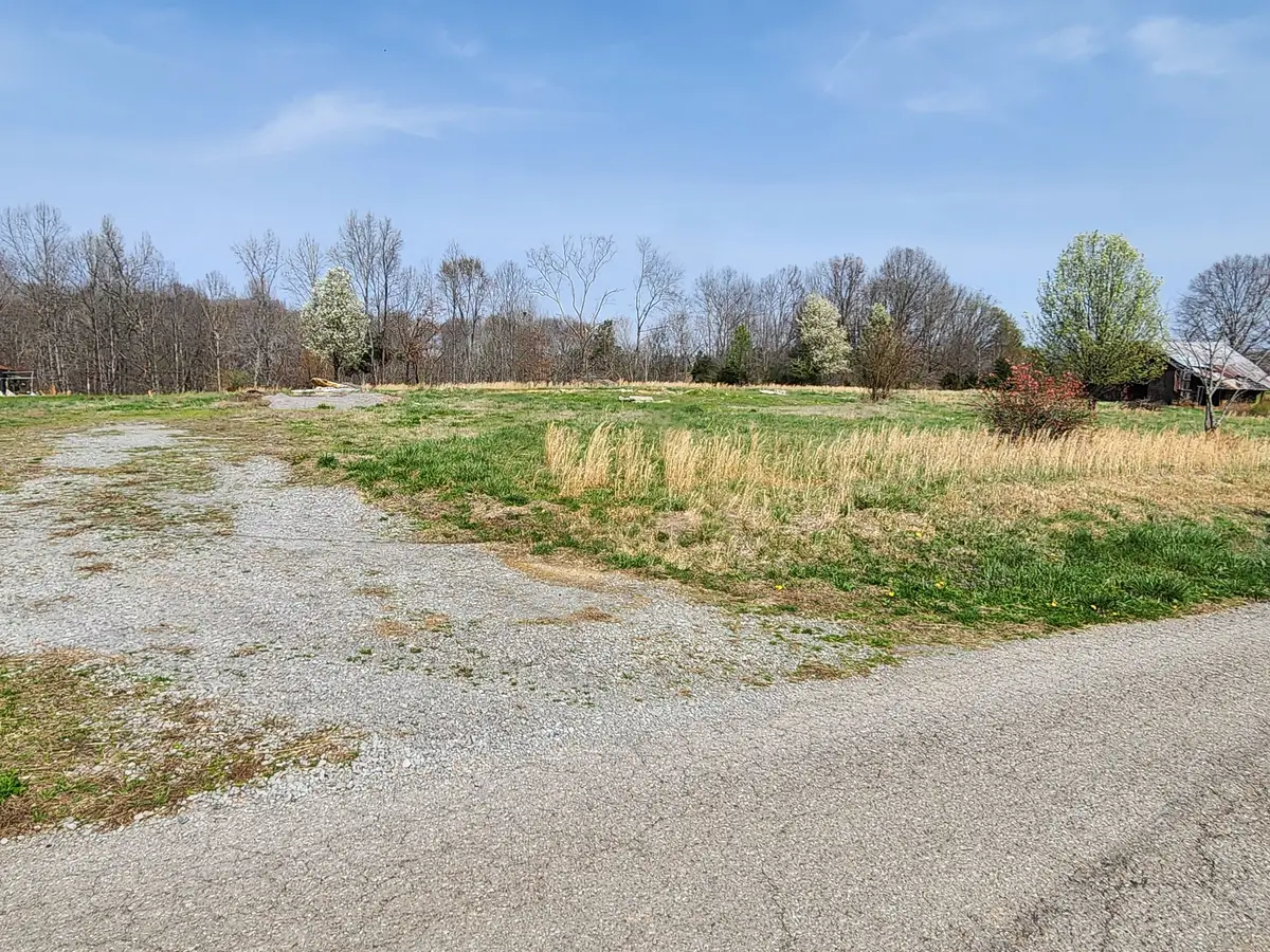 639 Houston Fielder Rd, Clarksville, TN 37043 - #1