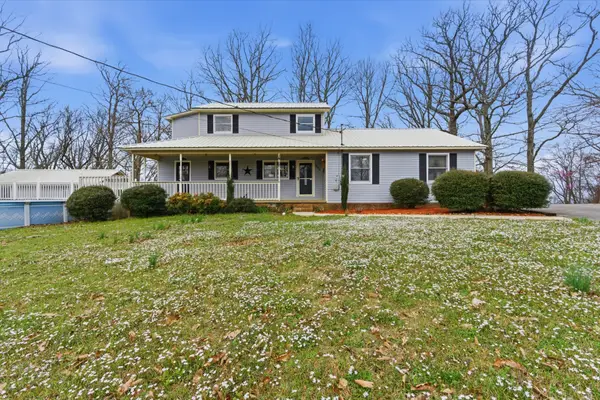 585 Bell Point Rd, Laceys Spring, AL 35754