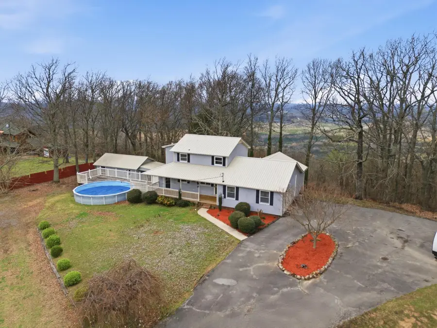 585 Bell Point Rd, Laceys Spring, AL 35754 - #2