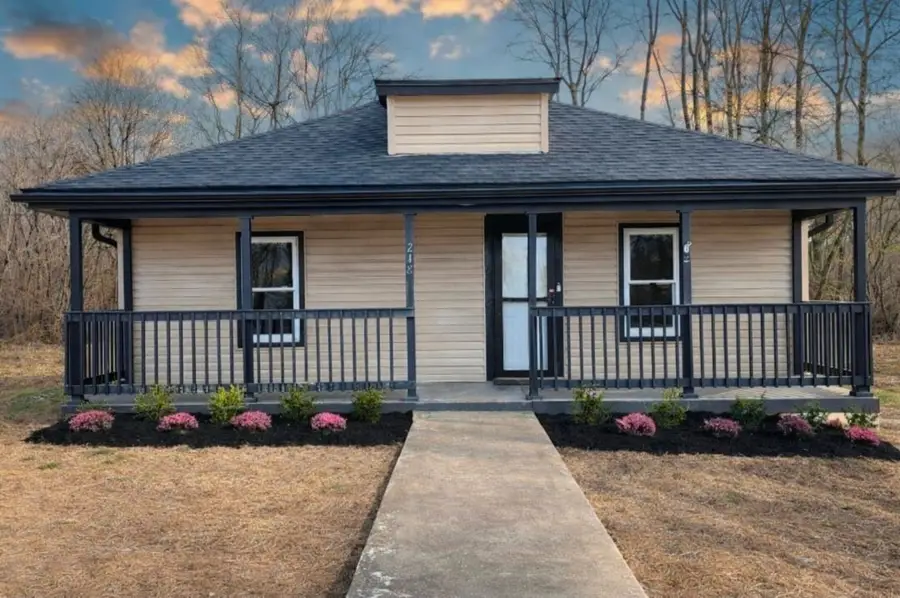 218 Locust St, Clarksville, TN 37042 - #2