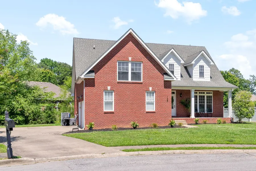 135 Weymouth Ct, Clarksville, TN 37043 - #2
