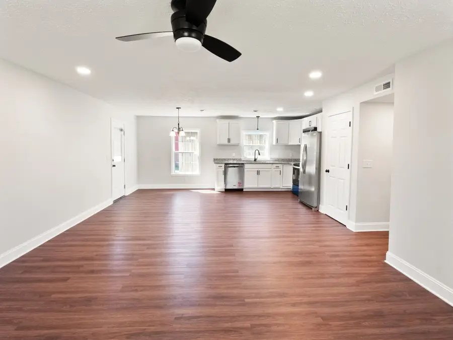 1401 Barberry Pl, Hopkinsville, KY 42240 - #3