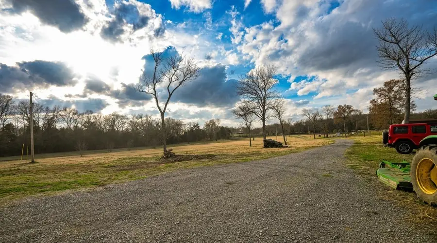 750 Railroad Rd, Wartrace, TN 37183 - #2