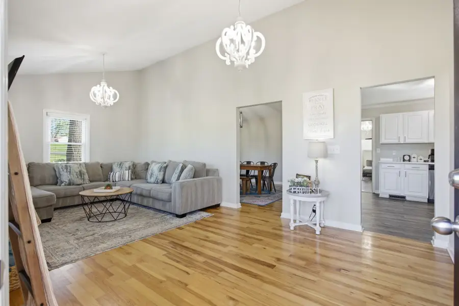 514 Lookout Dr, Columbia, TN 38401 - #3