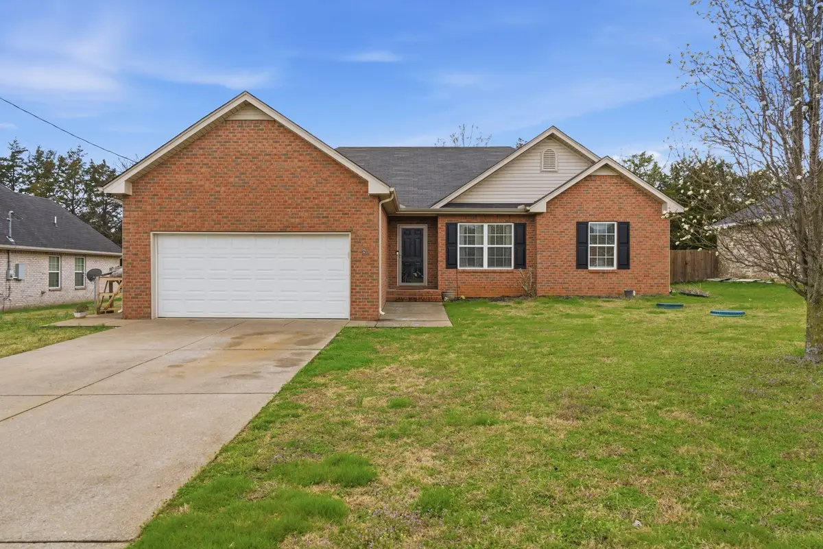 2045 Barretts Ridge Dr, Murfreesboro, TN 37130 - #1