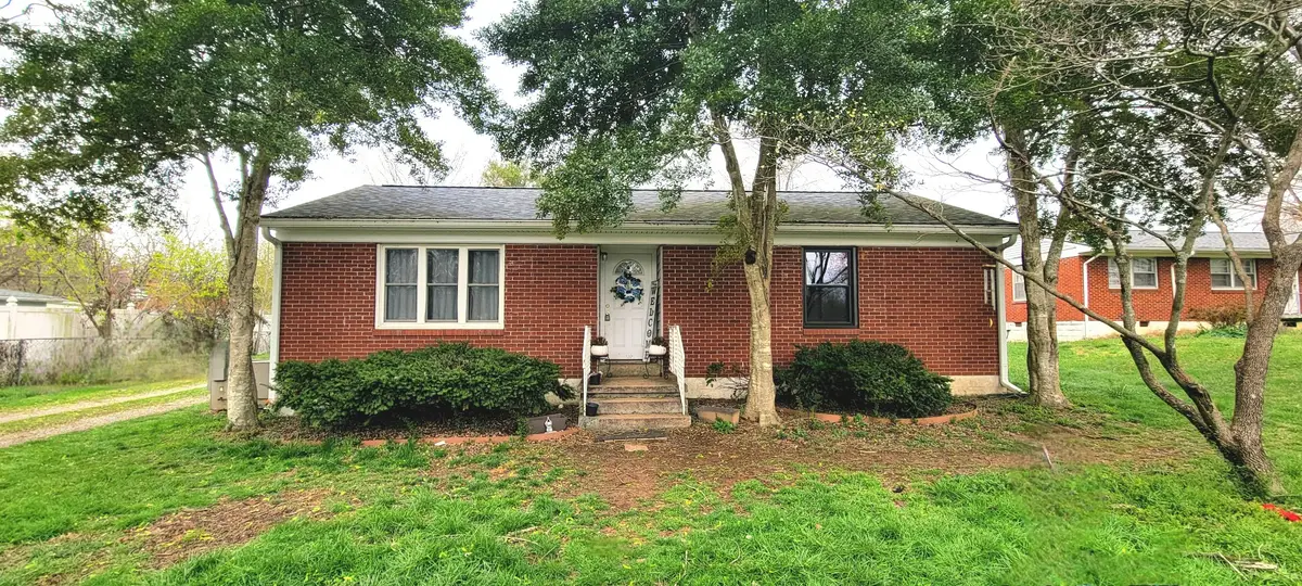 110 Old Pond Ln, Dickson, TN 37055 - #1