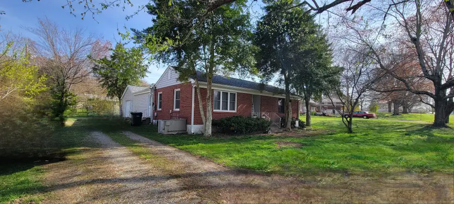 110 Old Pond Ln, Dickson, TN 37055 - #2