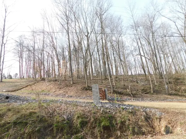 150 W John Davis Rd, Westmoreland, TN 37186