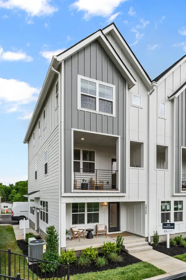 137 Hart Ln, Nashville, TN 37207