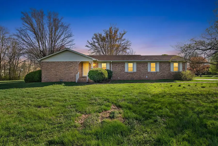 206 S Arrowhead Drive, McMinnville, TN 37110 - #2