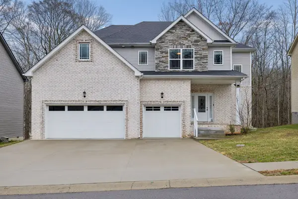 1033 Brightwood Ct, Clarksville, TN 37043