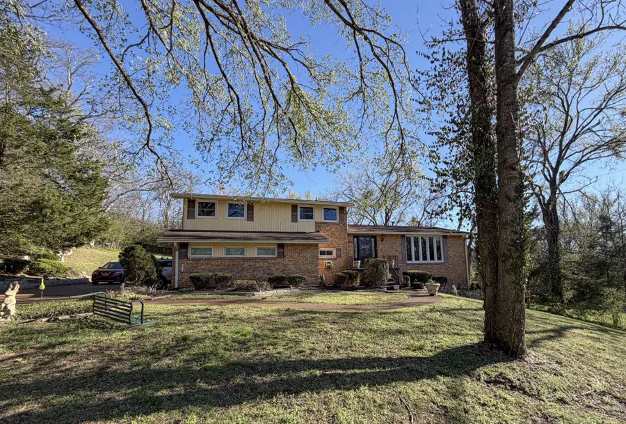 3615 Fairmeade Dr, Nashville, TN 37218 - #2