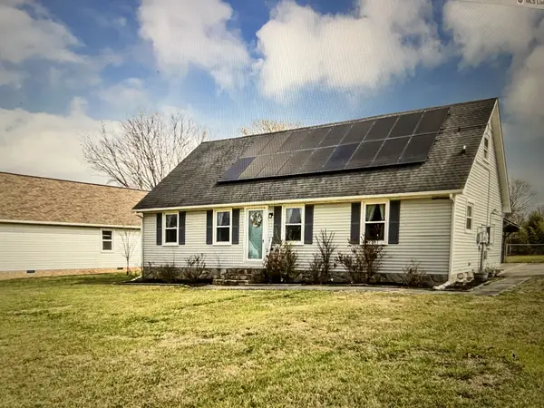 202 Virginia Dr, Tullahoma, TN 37388