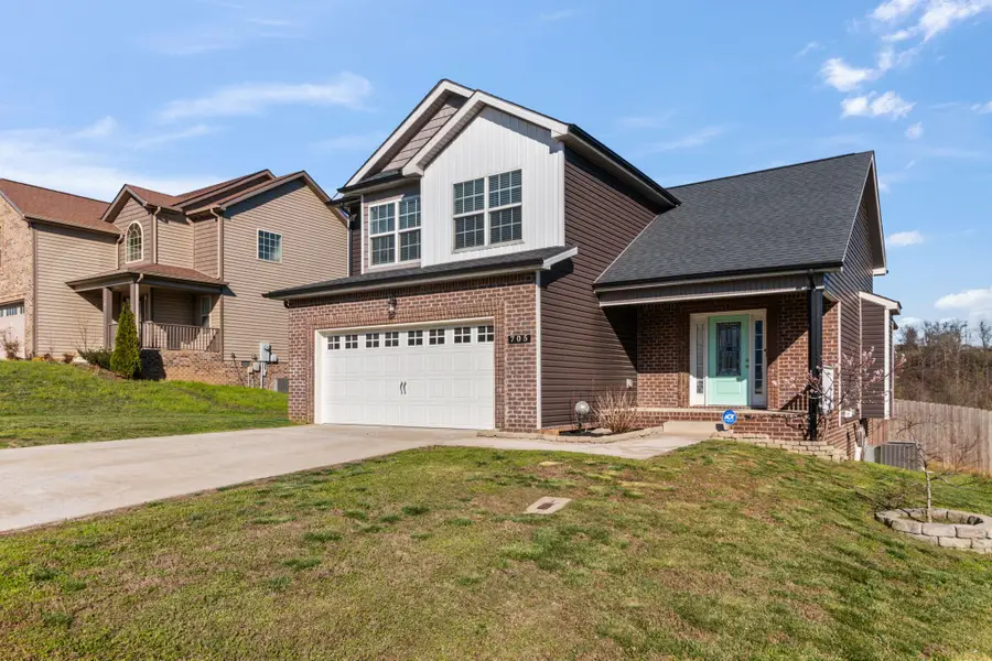 705 Banister Dr, Clarksville, TN 37042 - #3