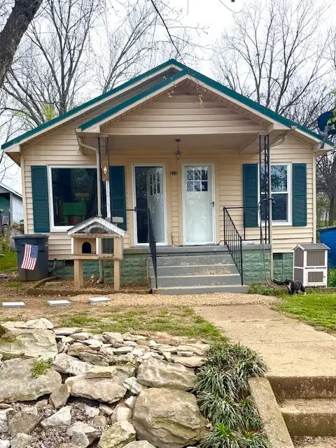 910 College St W, Fayetteville, TN 37334 - #2