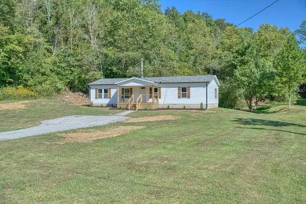 2204 Wartrace Hwy, Whitleyville, TN 38588