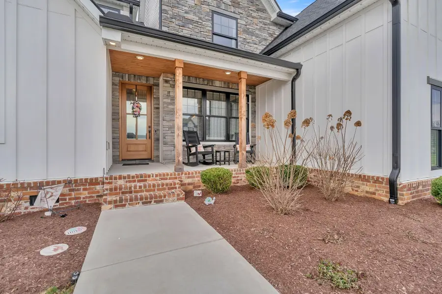 3806 Carriage Dr, Murfreesboro, TN 37128 - #3