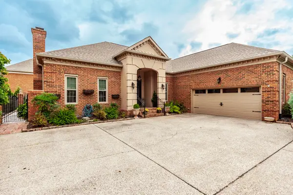 104 Carriage Way, Hendersonville, TN 37075