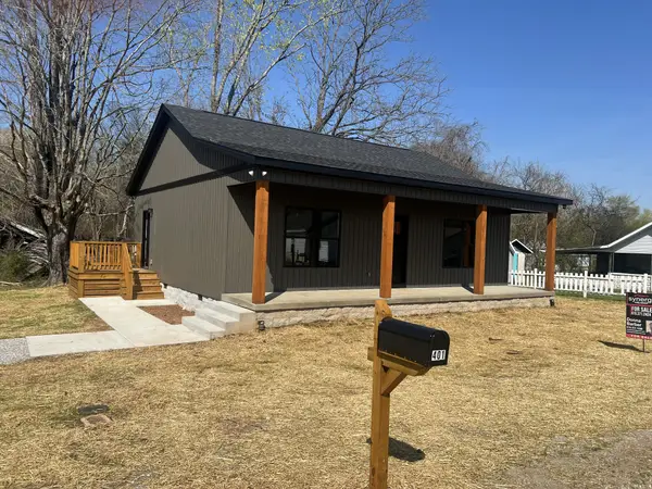 401 Hawkins St, Cowan, TN 37318