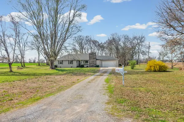 8956 Palmyra Rd, Oak Grove, KY 42262