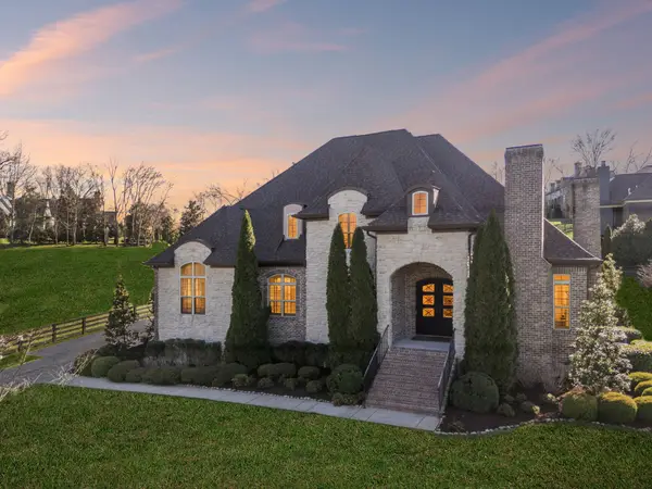 7201 Prairie Falcon Dr, Arrington, TN 37014