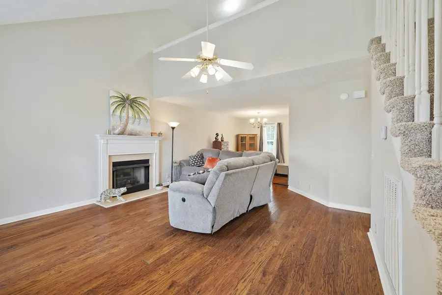 1021 Chateau Valley Ct, Nashville, TN 37207 - #3