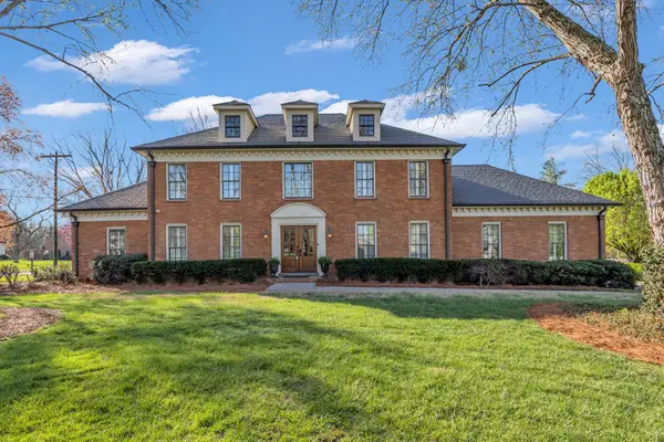 9221 Hunterboro Dr, Brentwood, TN 37027