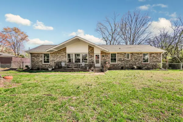 2178 Allendale Dr, Clarksville, TN 37043