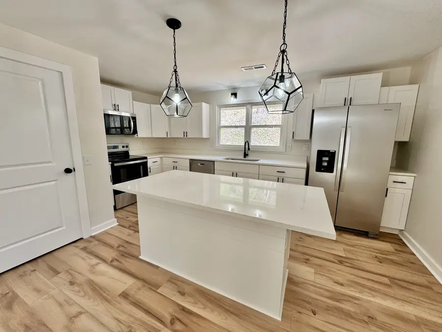 220 Friendship Hollow Rd S, Pleasant Shade, TN 37145 - #2