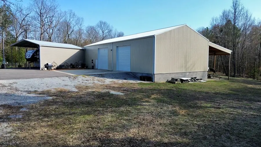 2260 Oakdale Rd, Camden, TN 38320 - #2