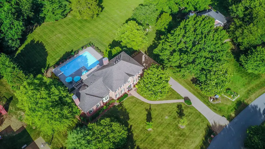 9564 Keeneland Dr, Brentwood, TN 37027 - #2