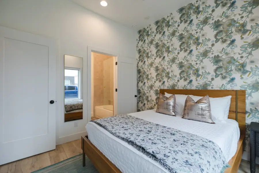 1402 Napoleon St, Nashville, TN 37207 - #3