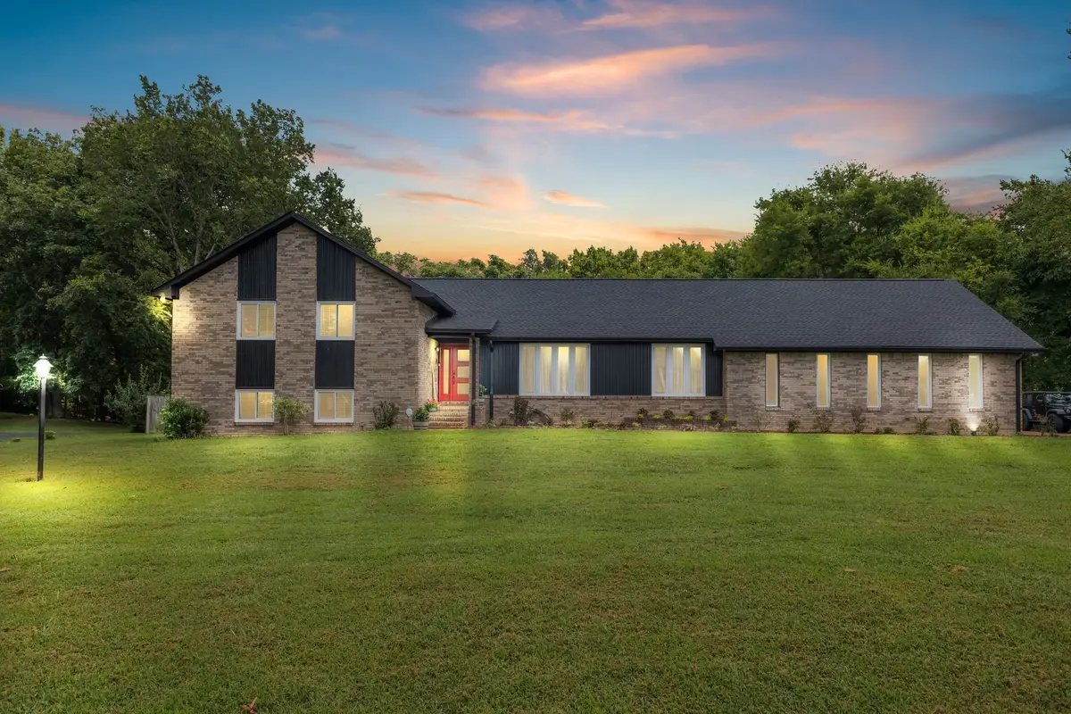 1025 Claremont Dr, Columbia, TN 38401 - #1