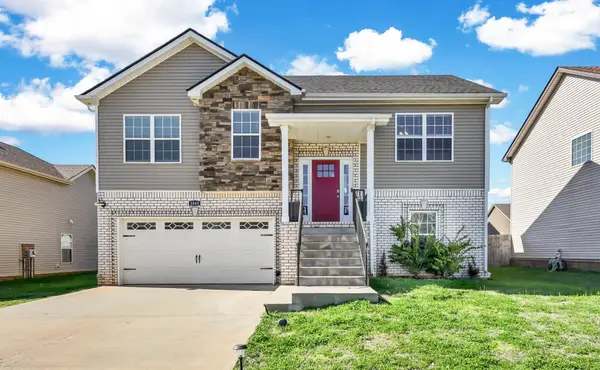 1045 Whitney Dr, Clarksville, TN 37042