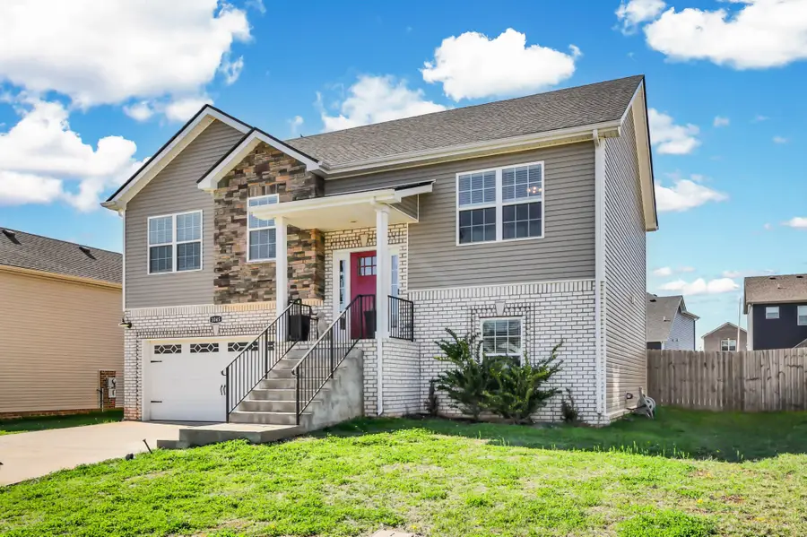 1045 Whitney Dr, Clarksville, TN 37042 - #2