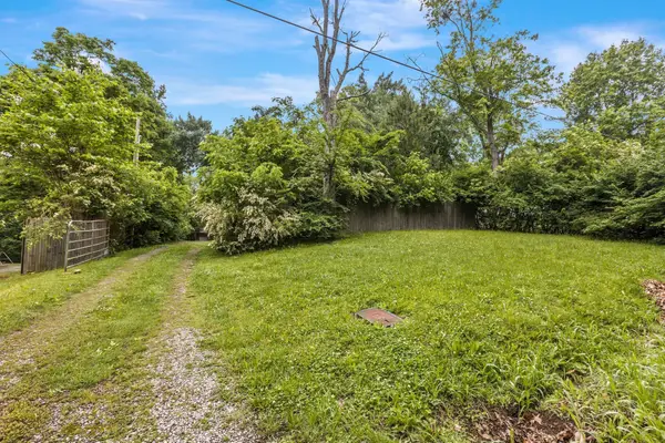 8885 Hester Beasley Rd, Nashville, TN 37221