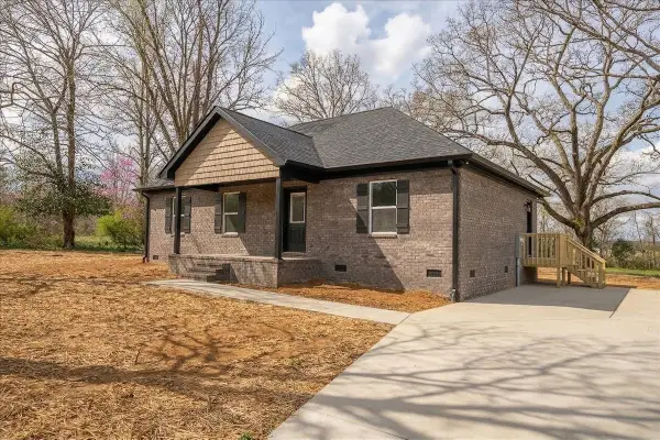 3983 Buffalo Rd, Summertown, TN 38483