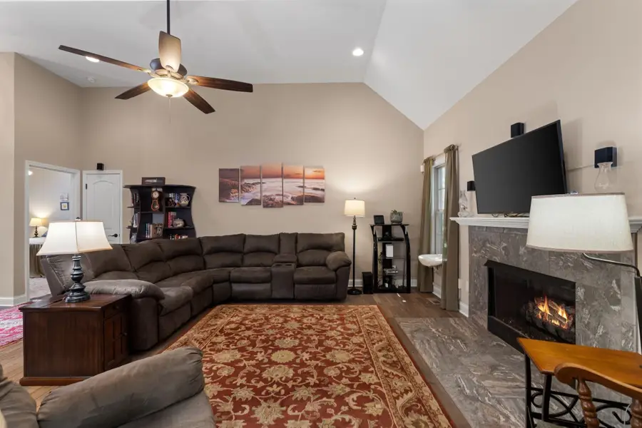 3006 Gracie Ann Dr, Greenbrier, TN 37073 - #3