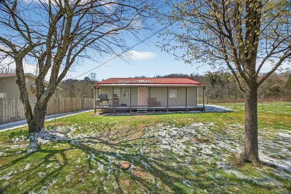 220 Pierce Ln, Monterey, TN 38574