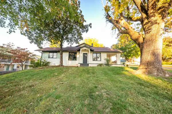 44 Main St N, Lexington, TN 38351