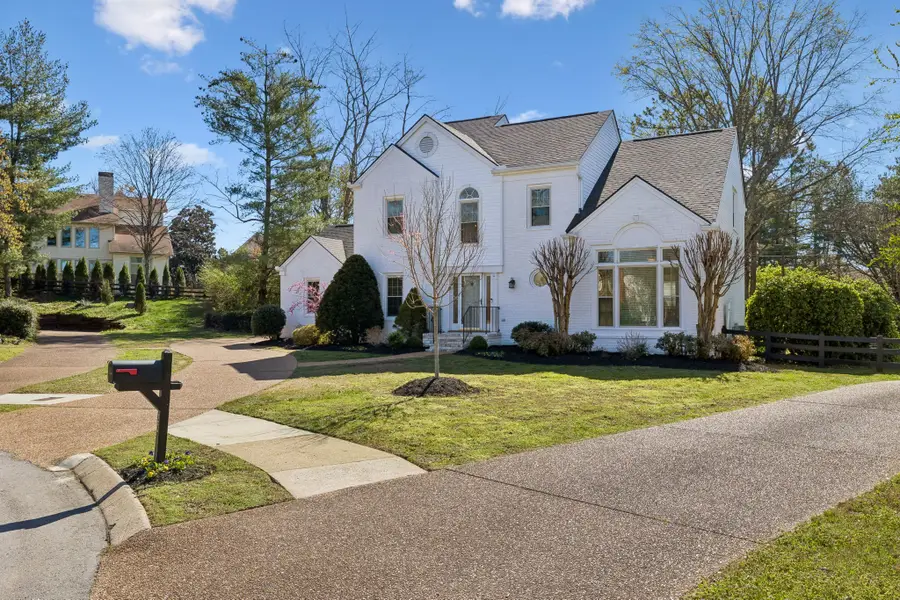 209 Eagles Glen Ct, Franklin, TN 37067 - #2