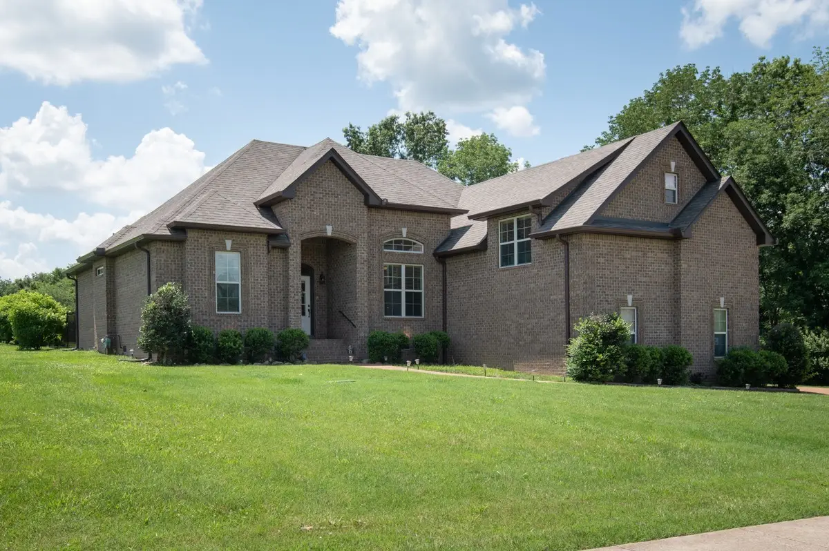 1007 Robert Lee Dr, Gallatin, TN 37066 - #1