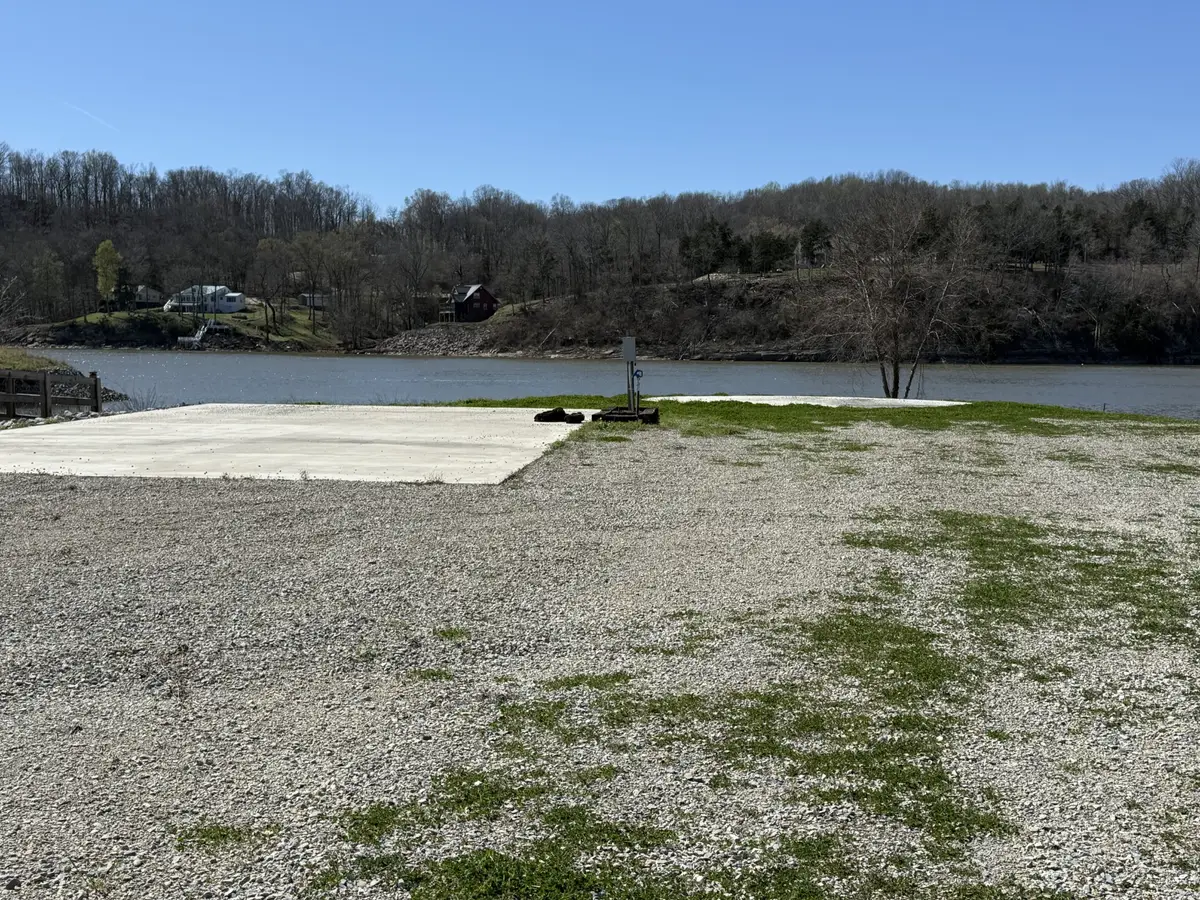 2133 Hardin Bottom River Rd, Clifton, TN 38425 - #1