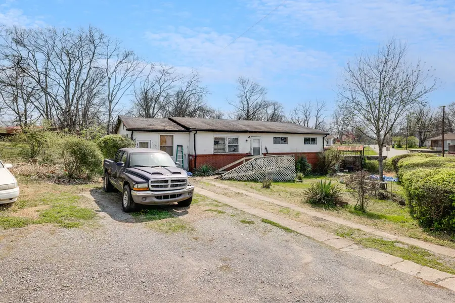 675 Anthony St, Gallatin, TN 37066 - #2