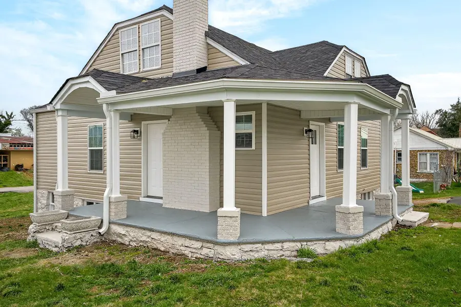 338 Clark St, Sparta, TN 38583 - #2