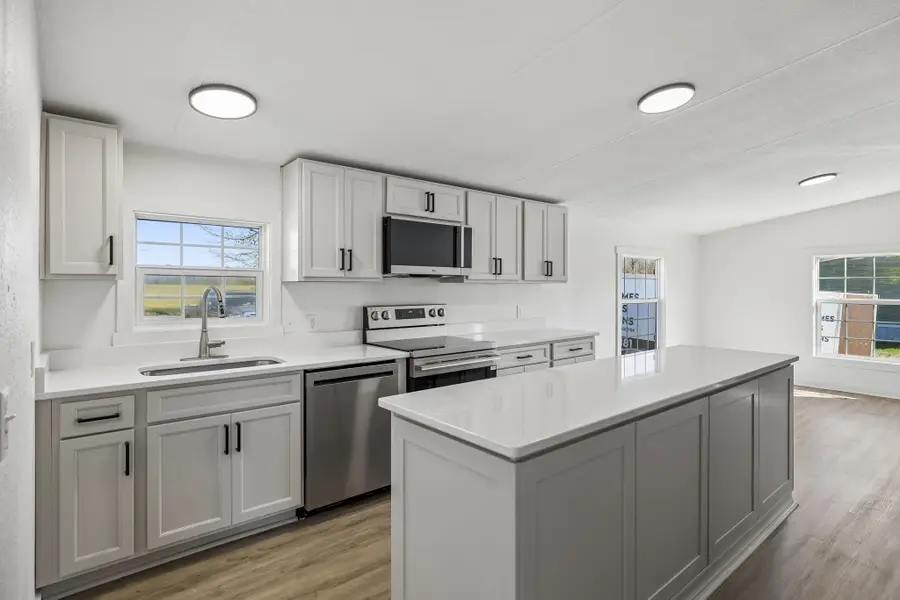 197 Holloway St, Summertown, TN 38483 - #3