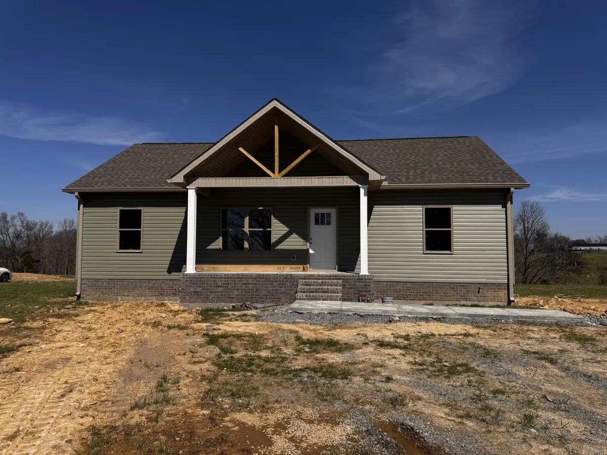 346 Hawkins Rd, Westmoreland, TN 37186 - #1