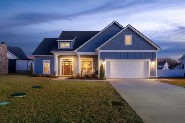 10111 Crookedhorn Ct, Bell Buckle, TN 37020