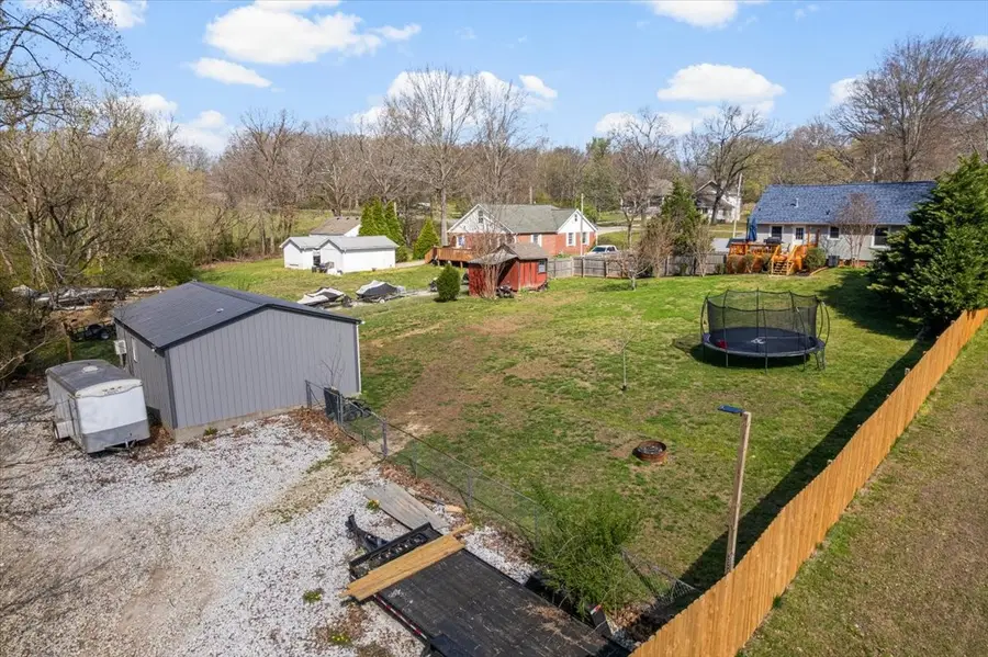 1027 Mulberry St, Burns, TN 37029 - #2